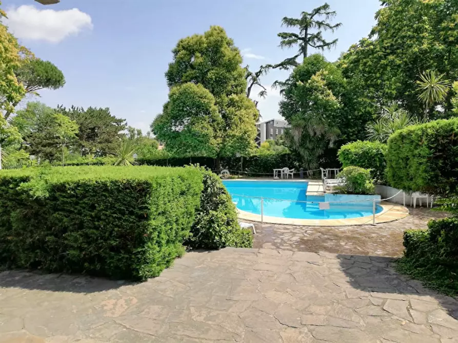 Immagine 17 di Appartamento in vendita  in Via Bogliasco a Roma