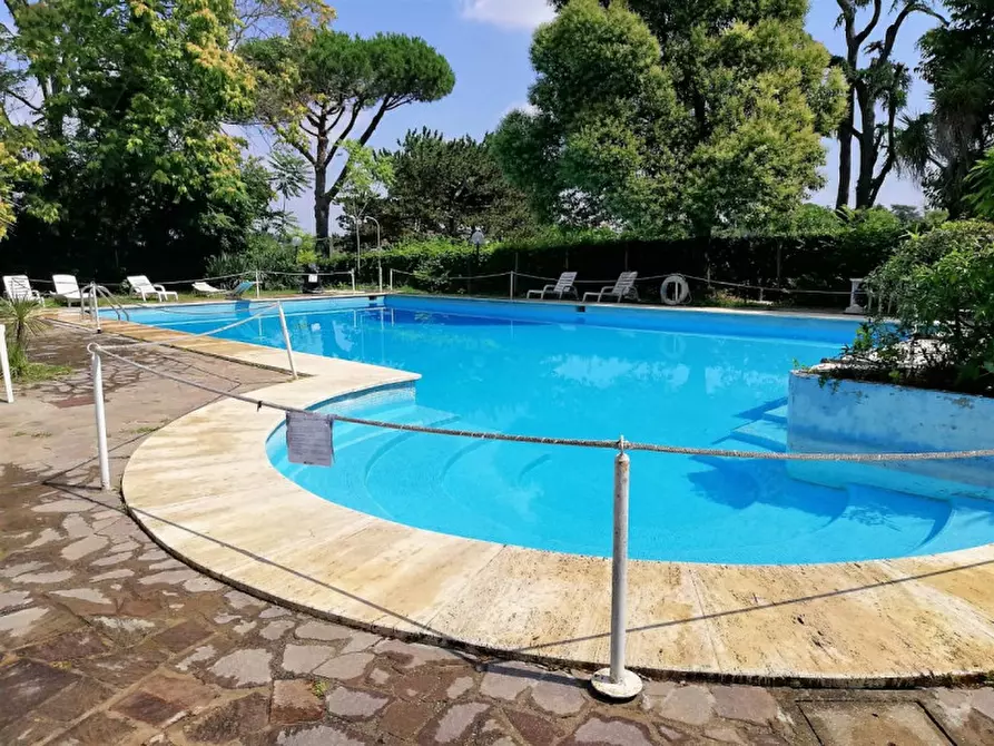 Immagine 19 di Appartamento in vendita  in Via Bogliasco a Roma