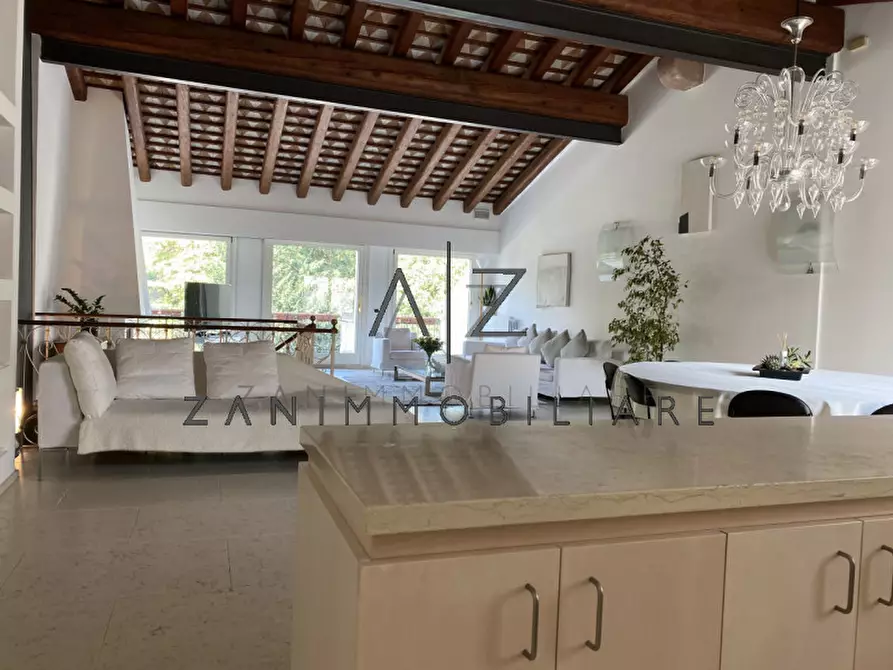 Immagine 2 di Attico in vendita  in Corso ventinove Aprile a Castelfranco Veneto