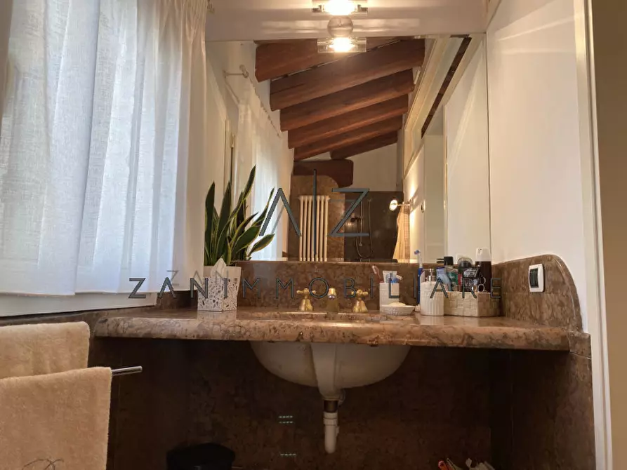 Immagine 12 di Attico in vendita  in Corso ventinove Aprile a Castelfranco Veneto