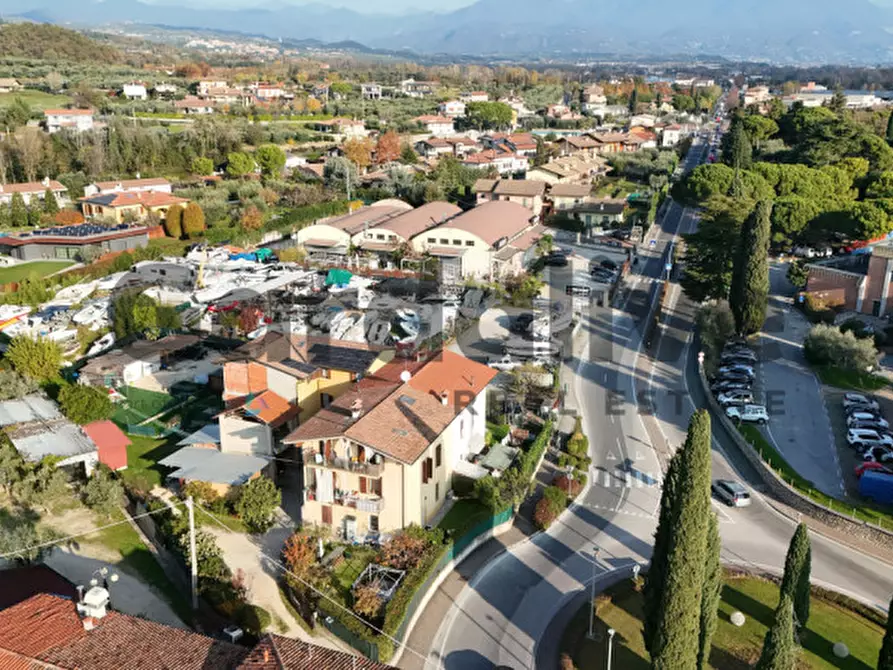Immagine 22 di Appartamento in vendita  in Via Pergola a Moniga Del Garda