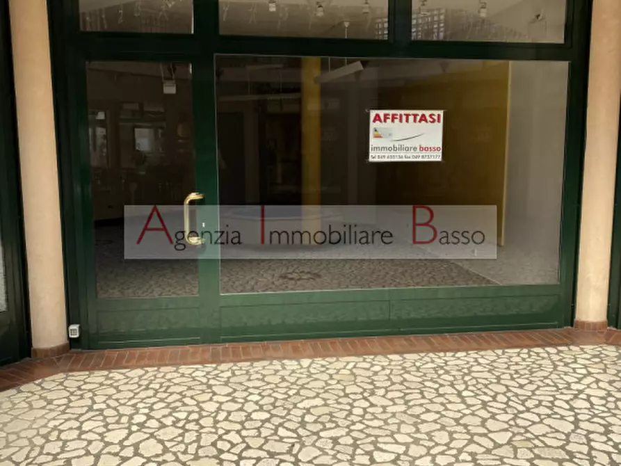 Immagine 1 di Negozio in affitto  in VIA BUSONERA a Abano Terme