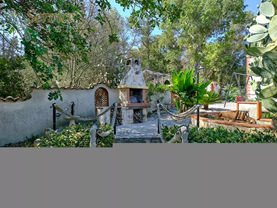 Immagine 34 di Villa in vendita  a Neviano