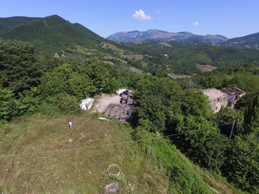 Immagine 12 di Rustico / casale in vendita  in pian di balbano a Cantiano