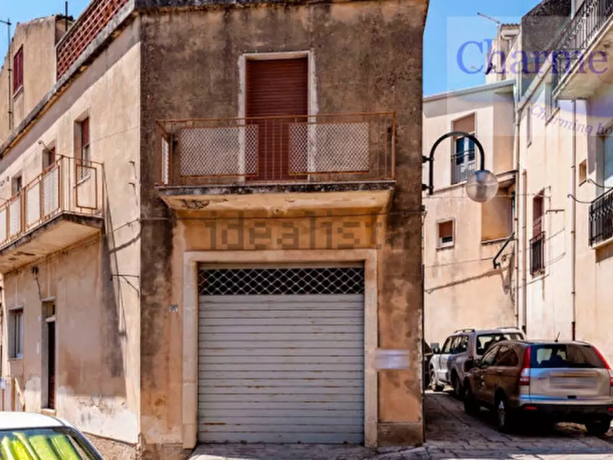 Immagine 1 di Casa indipendente in vendita  in Via Vincenzo Cinquattotto 1 a Modica