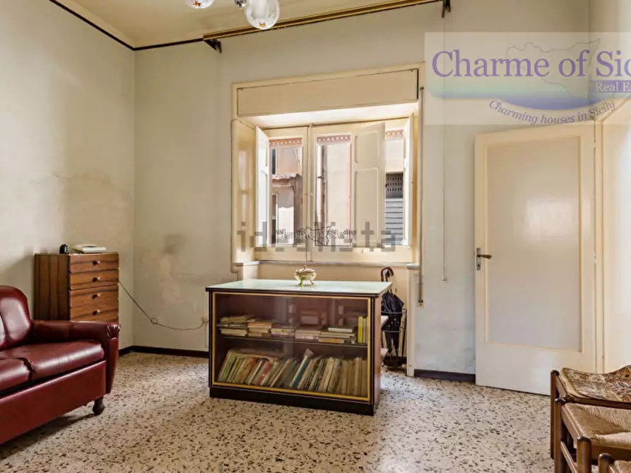 Immagine 17 di Casa indipendente in vendita  in Via Vincenzo Cinquattotto 1 a Modica