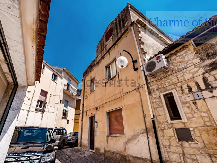 Immagine 39 di Casa indipendente in vendita  in Via Vincenzo Cinquattotto 1 a Modica