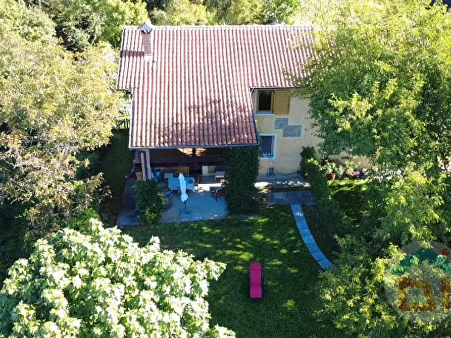 Immagine 2 di Casa bifamiliare in vendita  in Località Quarnizza a Dolegna Del Collio