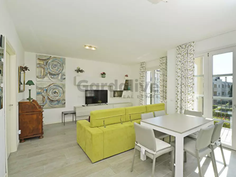 Immagine 5 di Appartamento in vendita  in Viale Ugo Foscolo 134 a Toscolano-Maderno