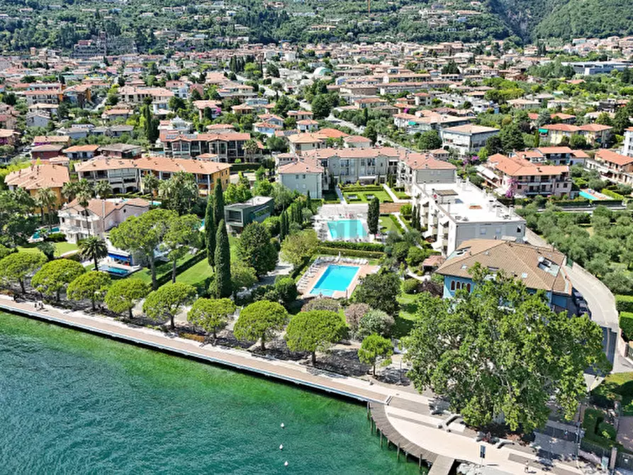 Immagine 25 di Appartamento in vendita  in Viale Ugo Foscolo 134 a Toscolano-Maderno