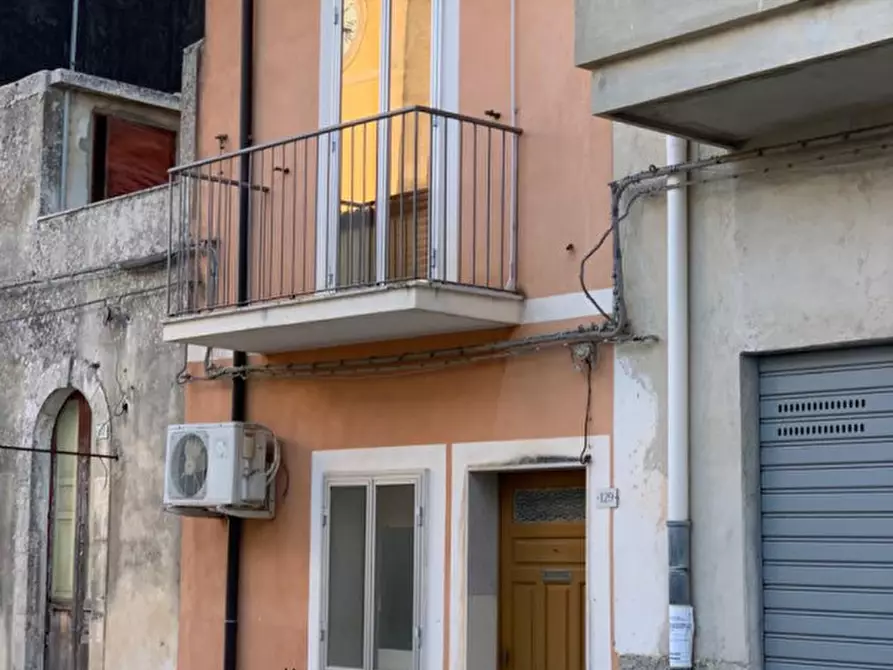 Immagine 1 di Casa indipendente in vendita  in Via Roma a Giarratana