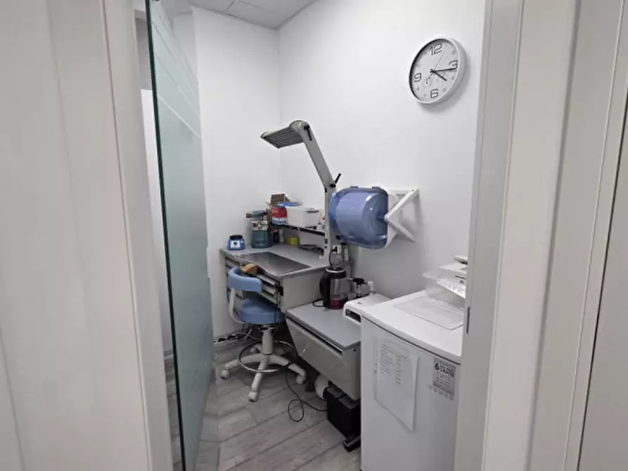 Immagine 14 di Negozio in vendita  in Via Brenta a Castelfranco Veneto