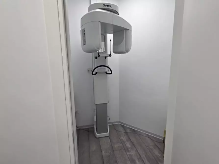 Immagine 19 di Negozio in vendita  in Via Brenta a Castelfranco Veneto