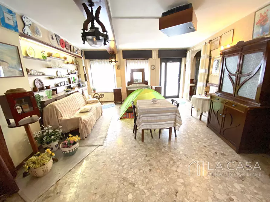 Immagine 4 di Palazzo in vendita  in Piazza Santa Margherita a Valvasone Arzene