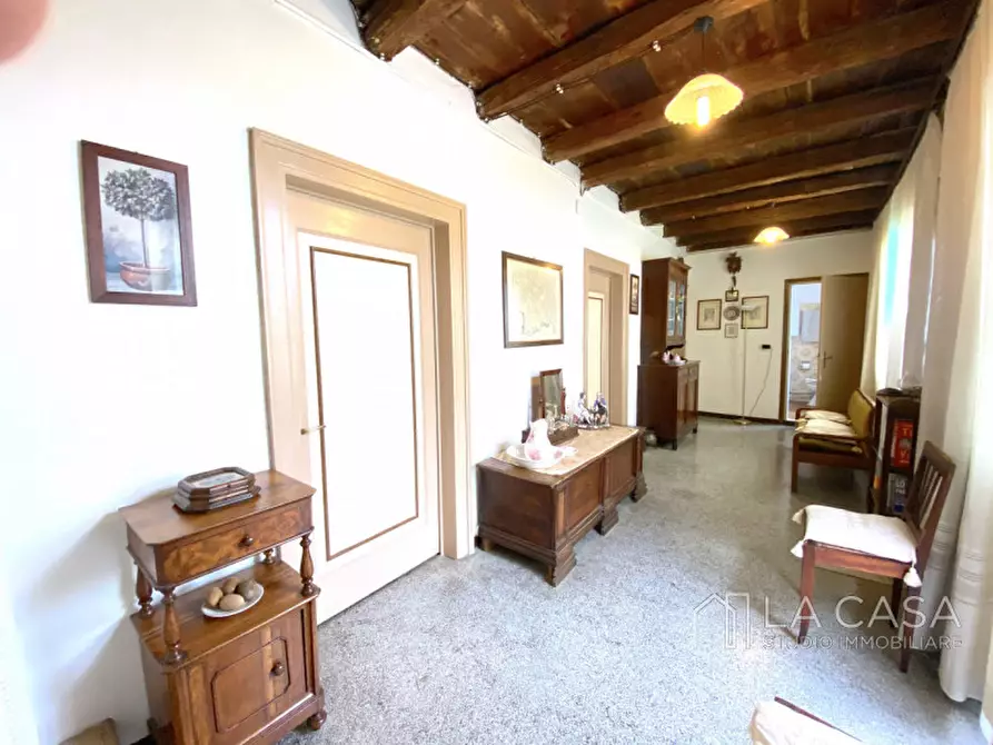 Immagine 8 di Palazzo in vendita  in Piazza Santa Margherita a Valvasone Arzene