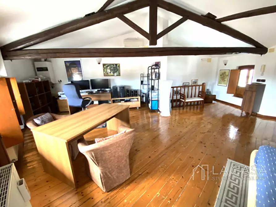 Immagine 18 di Palazzo in vendita  in Piazza Santa Margherita a Valvasone Arzene