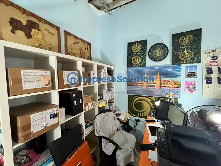 Immagine 9 di Negozio in vendita  in Vico Scalciccia a Napoli