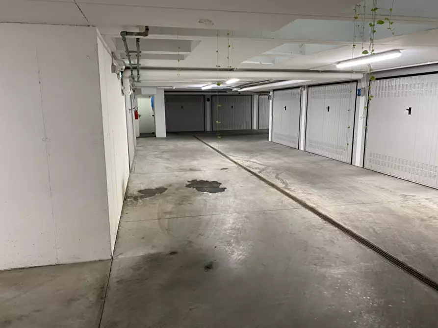 Immagine 1 di Garage in vendita  in C.so Vittorio Emanuele a Padova