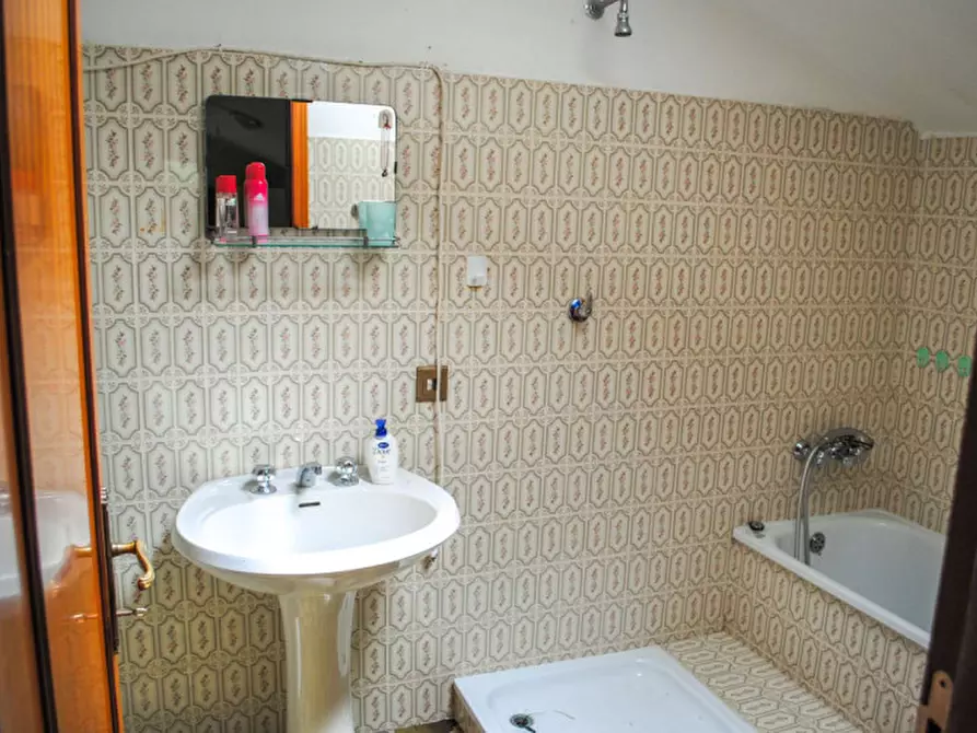 Immagine 9 di Appartamento in vendita  in Petrara a Serra Sant'abbondio