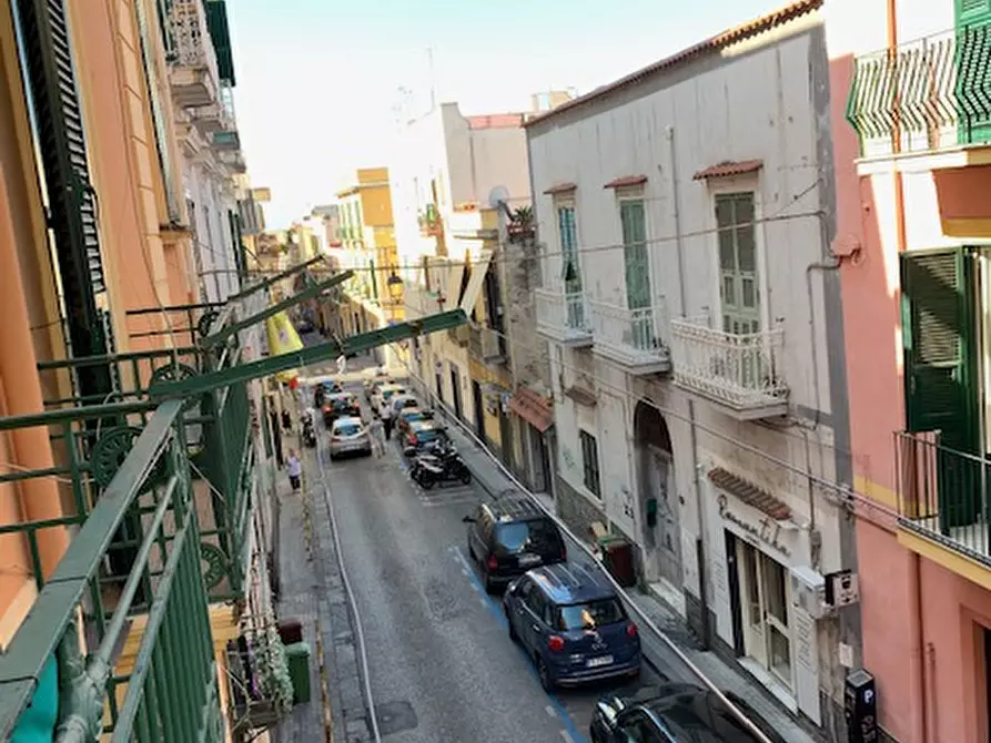 Immagine 10 di Appartamento in affitto  in CORSO AVEZZANA 10 a Torre Del Greco
