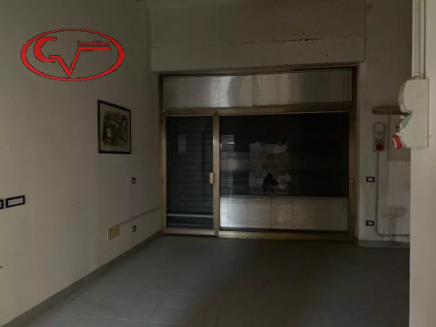 Immagine 9 di Negozio in vendita  in viale diaz a Montevarchi