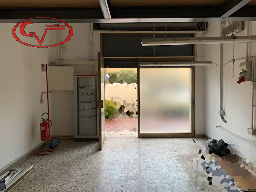 Immagine 10 di Negozio in vendita  in viale diaz a Montevarchi