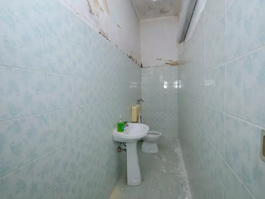 Immagine 9 di Laboratorio in vendita  a Gallipoli