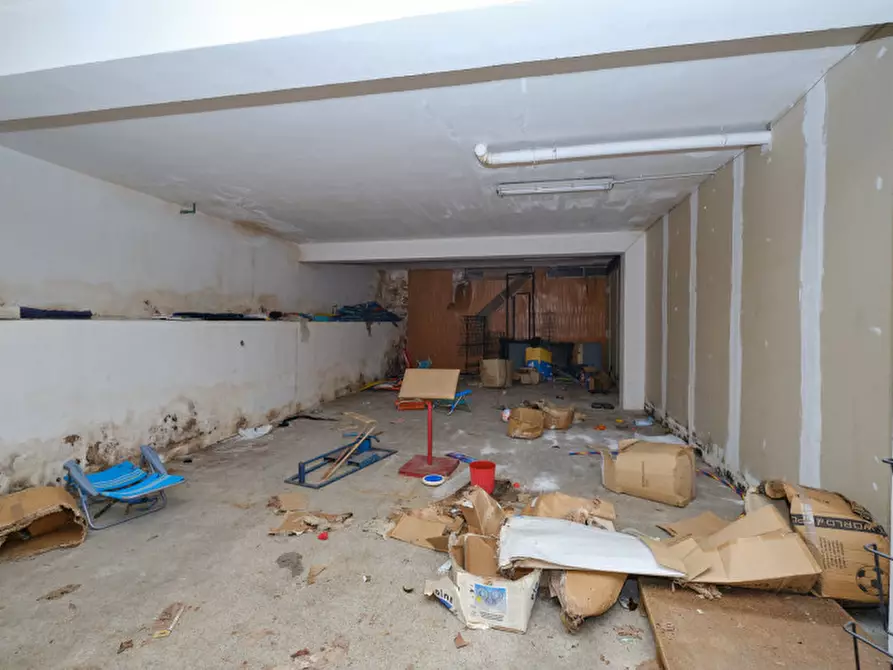 Immagine 10 di Laboratorio in vendita  a Gallipoli