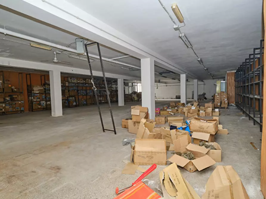 Immagine 12 di Laboratorio in vendita  a Gallipoli