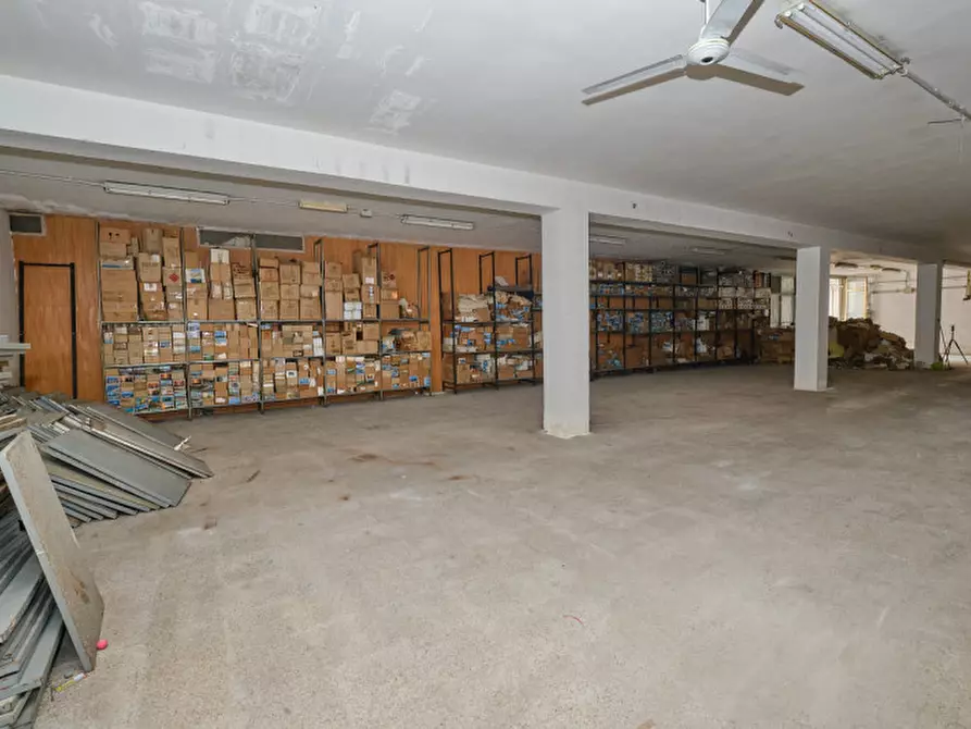 Immagine 13 di Laboratorio in vendita  a Gallipoli