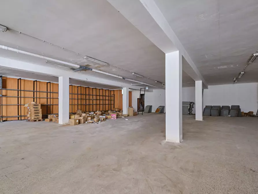 Immagine 17 di Laboratorio in vendita  a Gallipoli