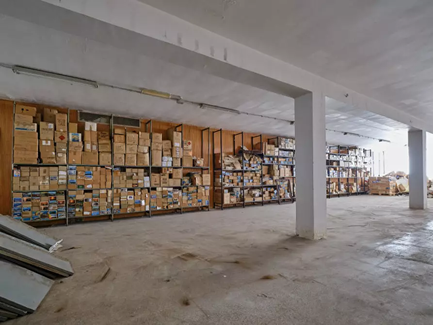 Immagine 18 di Laboratorio in vendita  a Gallipoli