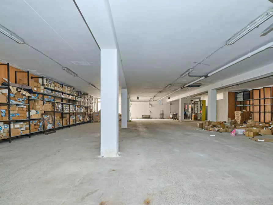 Immagine 22 di Laboratorio in vendita  a Gallipoli