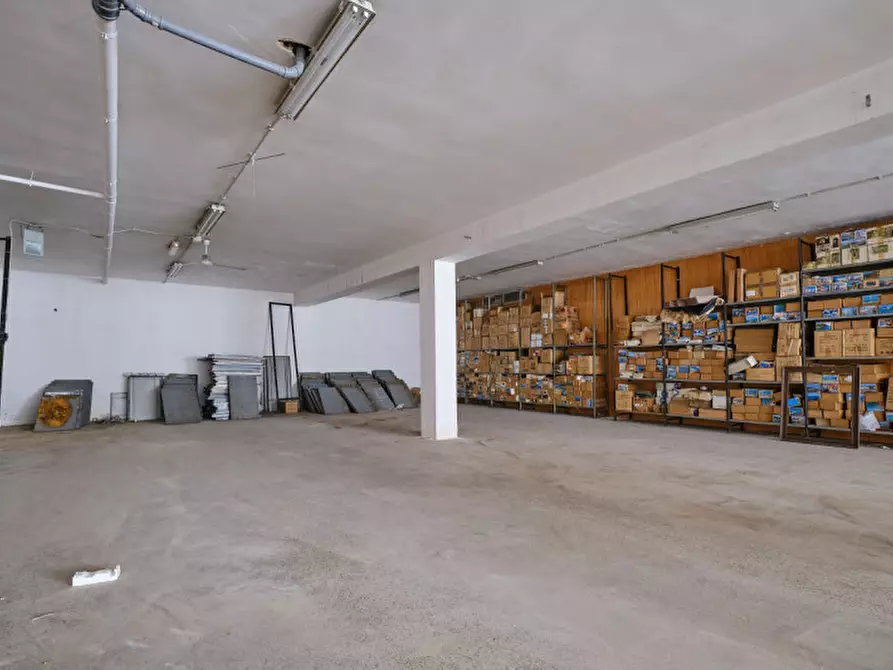 Immagine 25 di Laboratorio in vendita  a Gallipoli