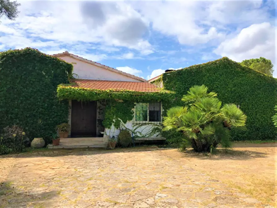 Immagine 1 di Villa in vendita  in strada tremmilia a Siracusa