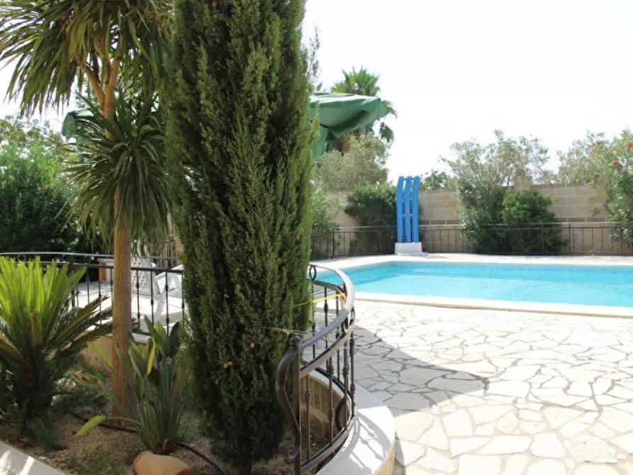 Immagine 2 di Villa in vendita  a Matino