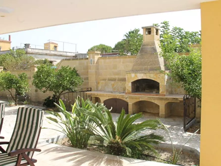 Immagine 12 di Villa in vendita  a Matino
