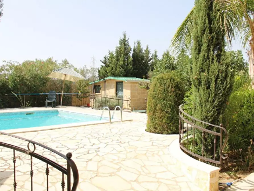 Immagine 14 di Villa in vendita  a Matino