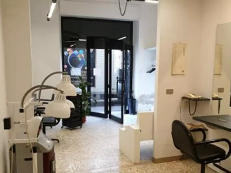 Immagine 5 di Negozio in affitto  in VIA DEL POLLAIOLO a Firenze