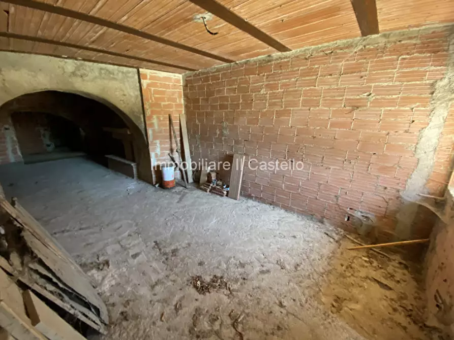 Immagine 9 di Casa bifamiliare in vendita  a Castiglione Del Lago