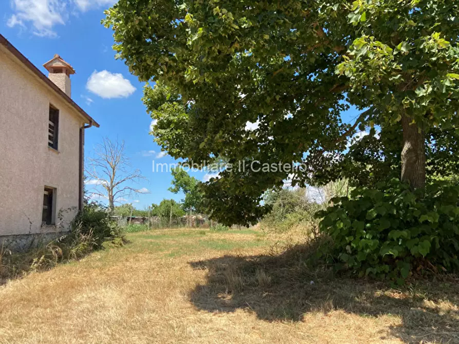 Immagine 17 di Casa bifamiliare in vendita  a Castiglione Del Lago