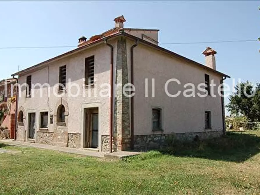 Immagine 18 di Casa bifamiliare in vendita  a Castiglione Del Lago