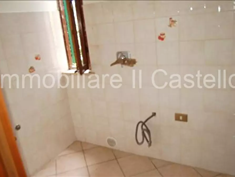 Immagine 4 di Casa indipendente in vendita  a Castiglione Del Lago