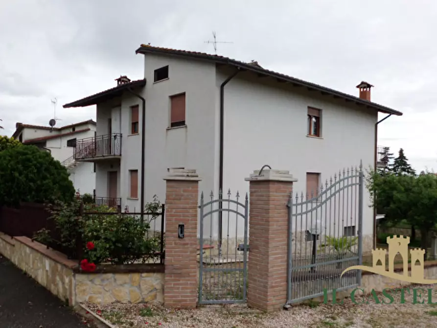 Immagine 1 di Appartamento in vendita  in Via Giuseppe Mazzini, a Castiglione Del Lago