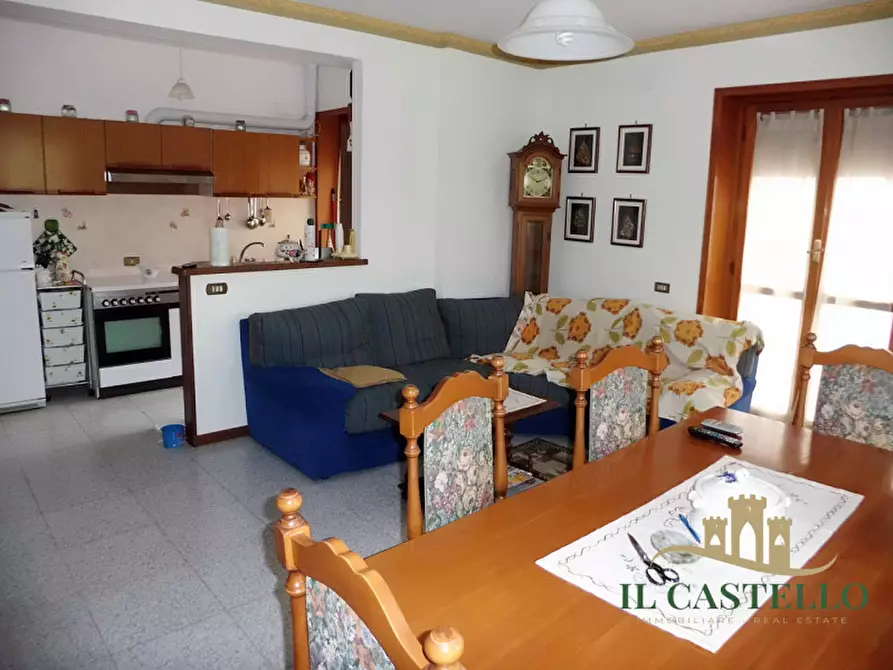 Immagine 3 di Appartamento in vendita  in Via Giuseppe Mazzini, a Castiglione Del Lago