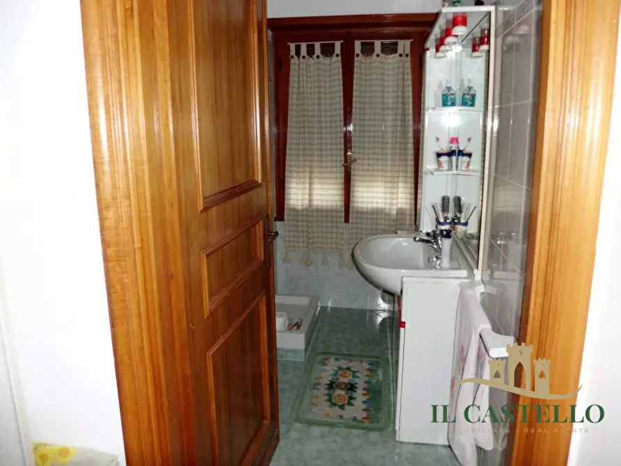 Immagine 10 di Appartamento in vendita  in Via Giuseppe Mazzini, a Castiglione Del Lago