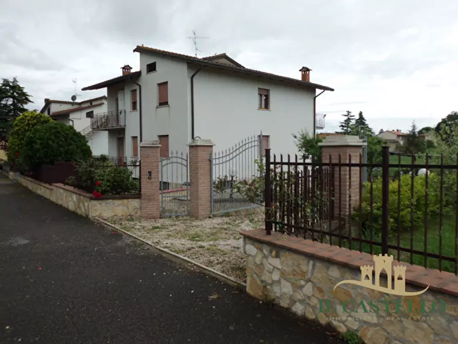 Immagine 12 di Appartamento in vendita  in Via Giuseppe Mazzini, a Castiglione Del Lago