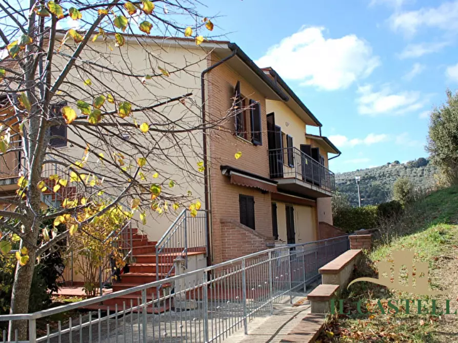 Immagine 1 di Appartamento in vendita  in Viale della Repubblica a Panicale