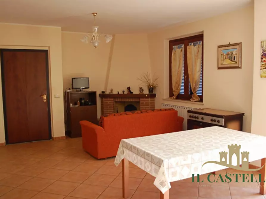 Immagine 3 di Appartamento in vendita  in Viale della Repubblica a Panicale