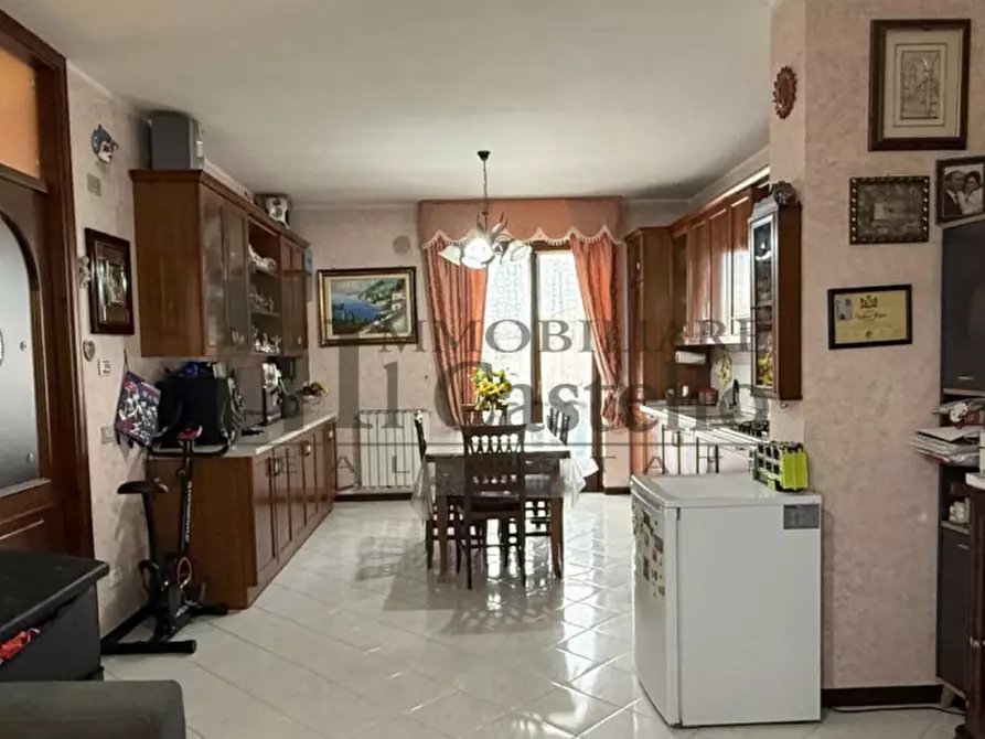 Immagine 13 di Appartamento in vendita  in Via Giosuè Carducci a Castiglione Del Lago